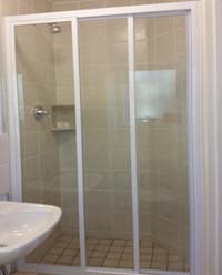 Framed showers tri doors