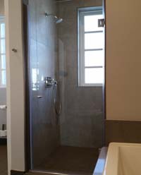 Frameless shower doors